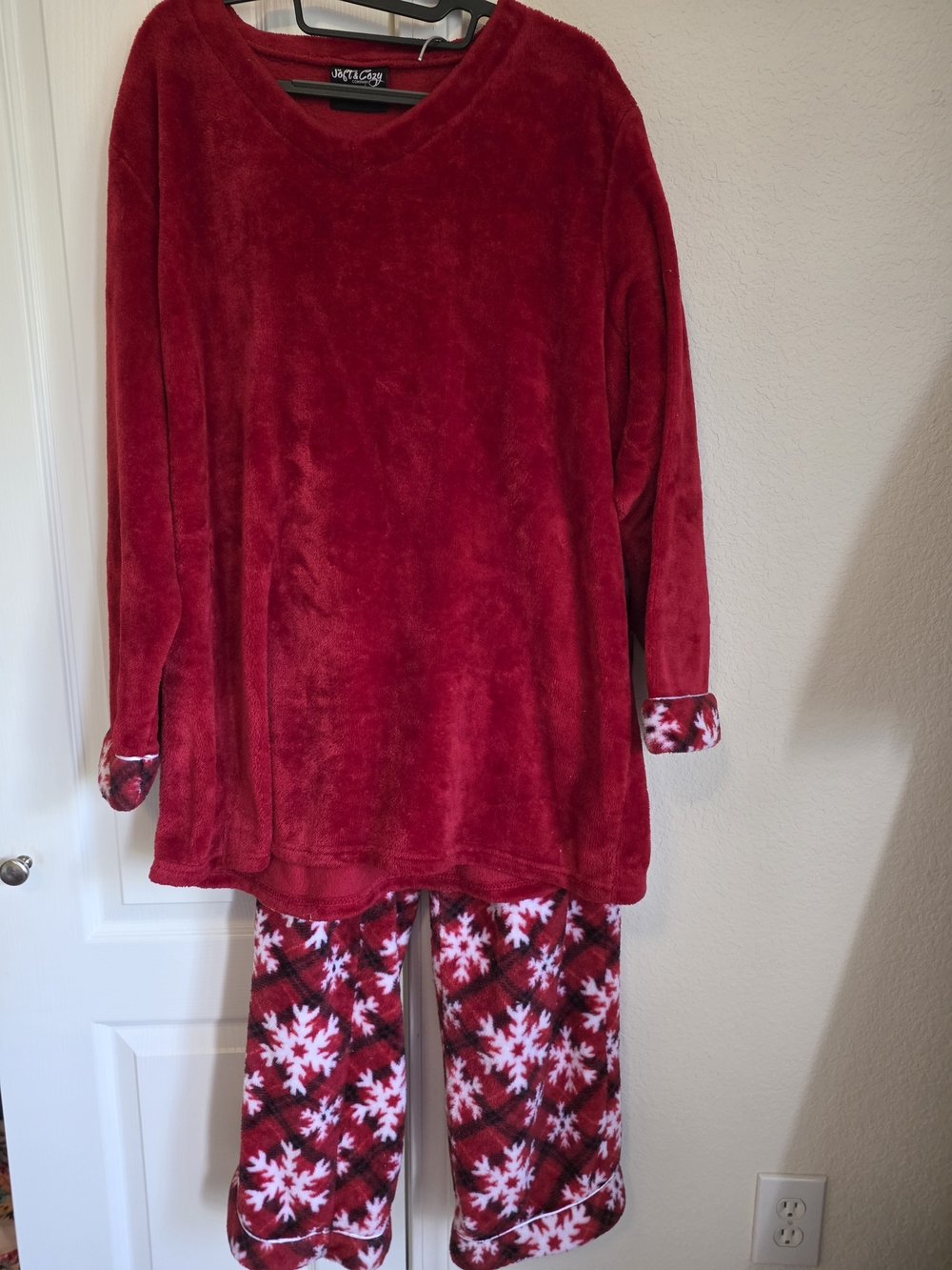Cozy Red LADIES Pajama Set - Soft Fleece Top & Snowflake Pants